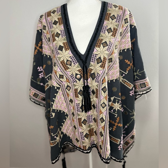 Free People Gray embroidered boho floral tribal poncho top women’s one size RARE - Picture 3 of 12